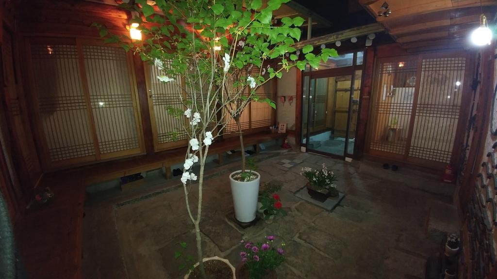 Charm Hanok Guest house Seoul